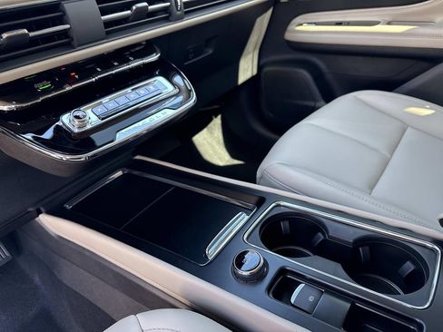 New 2026 Lincoln Corsair Premiere image 24