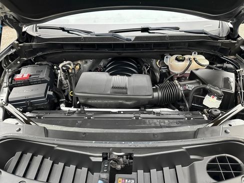 Used 2023 Chevrolet Suburban Premier image 31