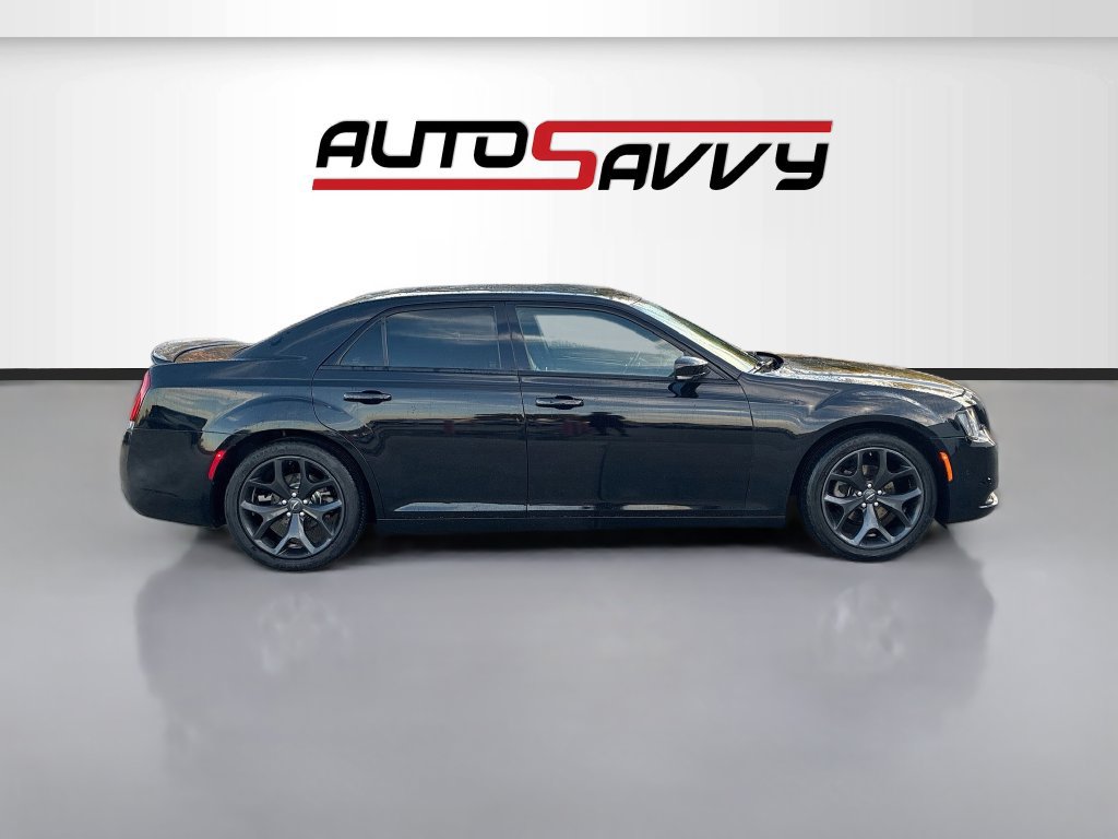 Used 2022 Chrysler 300 S RWD image 8