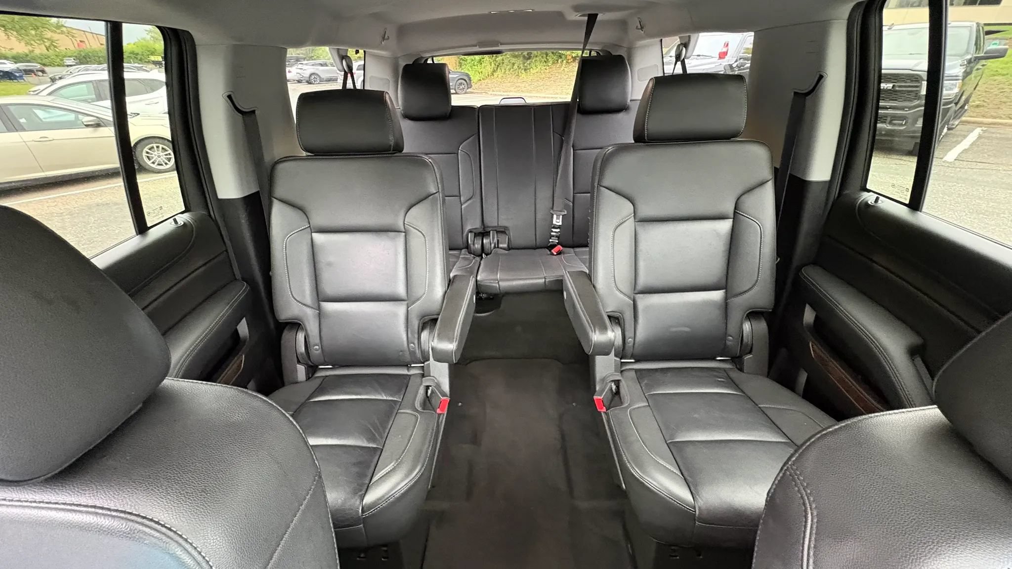 Used 2018 Chevrolet Suburban LT AWD/4WD image 41