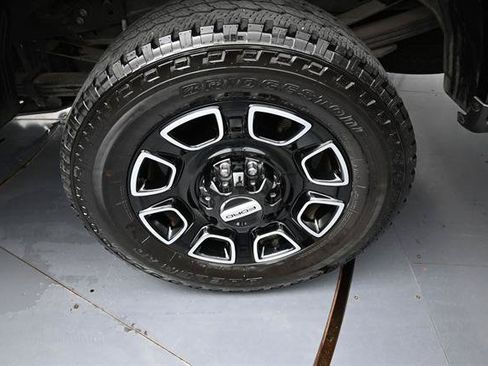 Used 2025 Ford F350 Platinum w/ FX4 Off-Road Package AWD/4WD image 23
