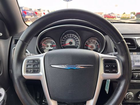 Used 2011 Chrysler 200 Limited FWD image 25
