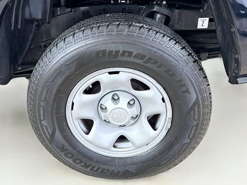 Used 2020 Toyota Tacoma SR5 image 29