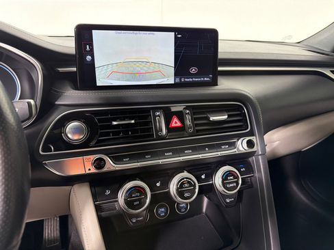 Used 2022 Genesis G70 2.0T RWD image 17