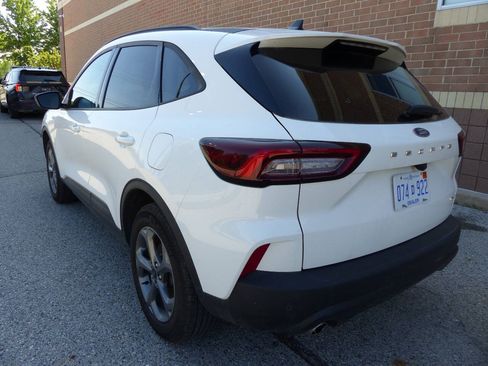 Used 2025 Ford Escape ST-Line w/ Tech Pack #1 AWD/4WD image 7