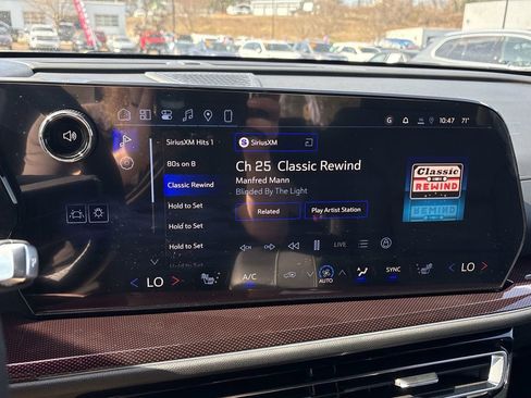 New 2026 Chevrolet Traverse Z71 w/ Enhanced Driving Package image 14