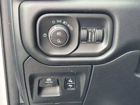 New 2026 RAM 1500 4x4 Crew Cab image 17