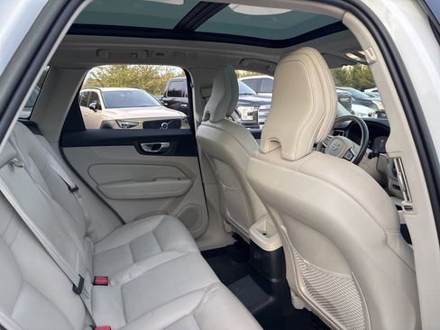 Used 2023 Volvo XC60 T8 Plus w/ Climate Package image 11