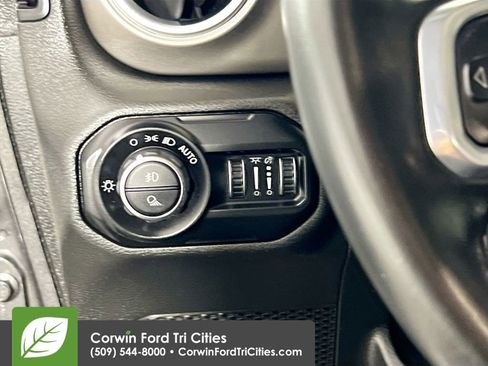Used 2021 Jeep Gladiator Overland image 18