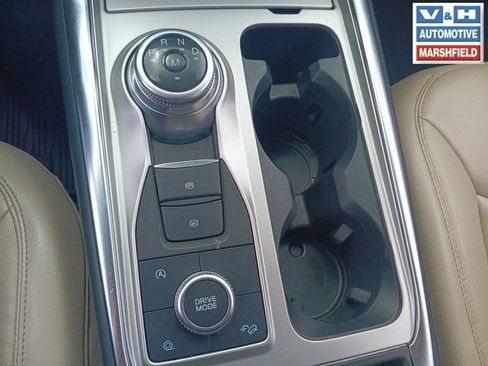 Used 2020 Ford Explorer XLT w/ Equipment Group 202A AWD/4WD image 8