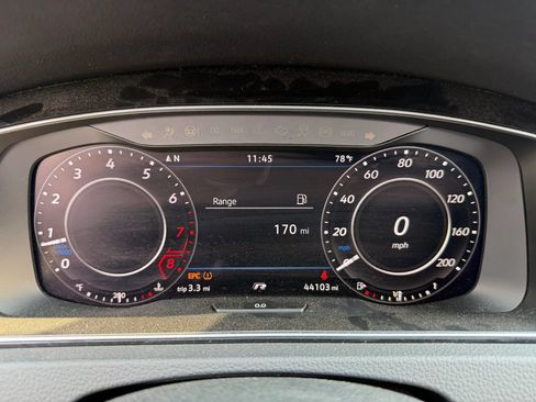 Used 2019 Volkswagen Golf R 4-Door AWD/4WD image 18