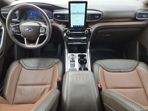 Used 2021 Ford Explorer King Ranch w/ Premium Technology Package image 2