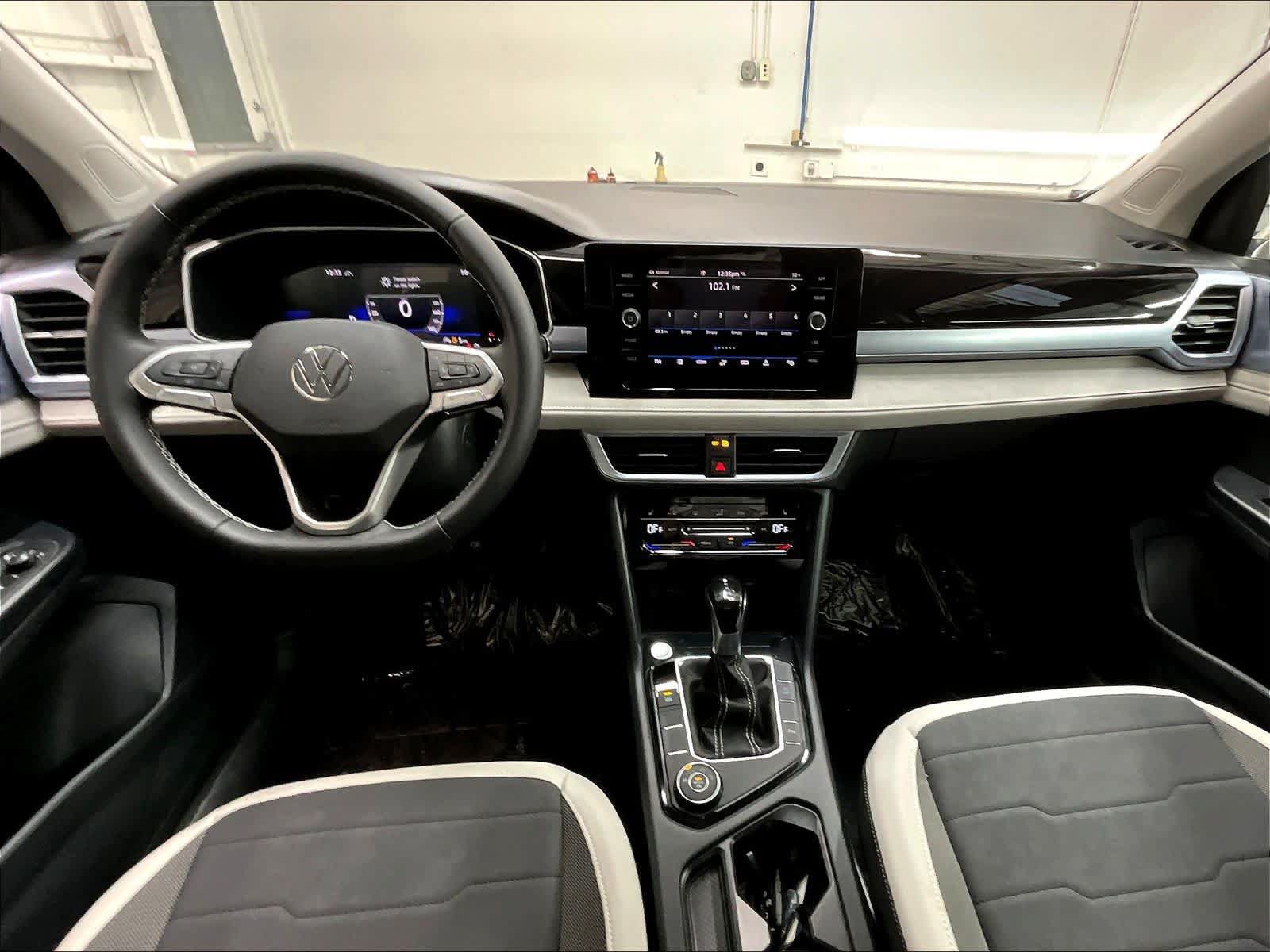 New 2026 Volkswagen Taos SE AWD/4WD image 5