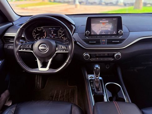 Used 2024 Nissan Altima 2.5 SR image 11