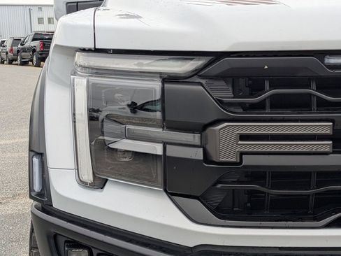 Used 2025 Ford F150 Raptor image 9