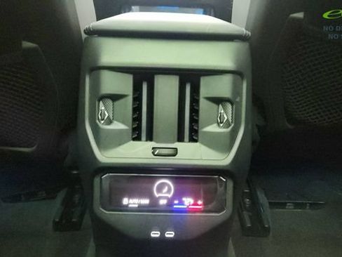 Used 2025 BMW X3 xDrive30i w/ Premium Package AWD/4WD image 39