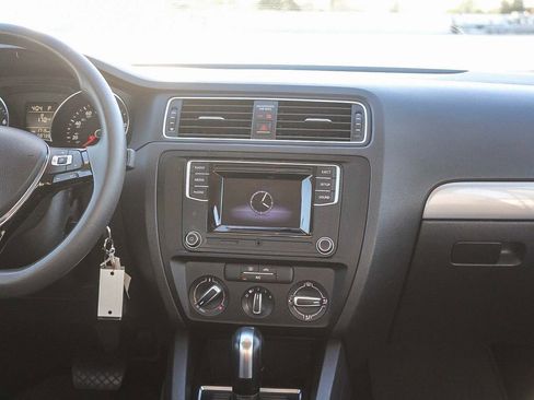 Used 2017 Volkswagen Jetta S image 12