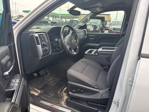 Used 2019 Chevrolet Silverado 1500 LT w/ LPO, Black Pack AWD/4WD image 9