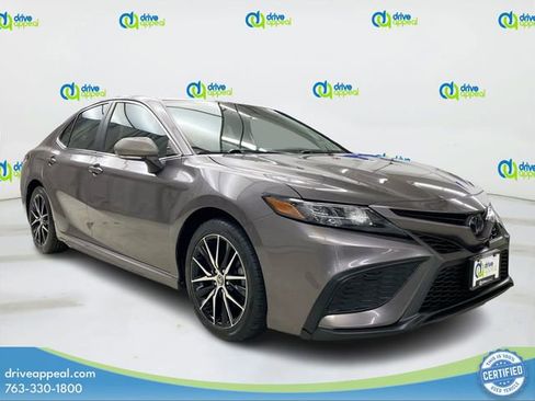 Used 2022 Toyota Camry SE FWD image 3