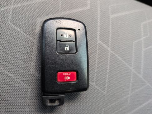 Used 2020 Toyota Tacoma TRD Off-Road AWD/4WD image 25