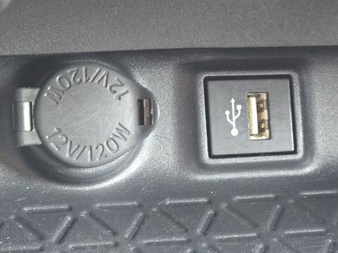 Used 2025 Toyota RAV4 LE FWD image 7