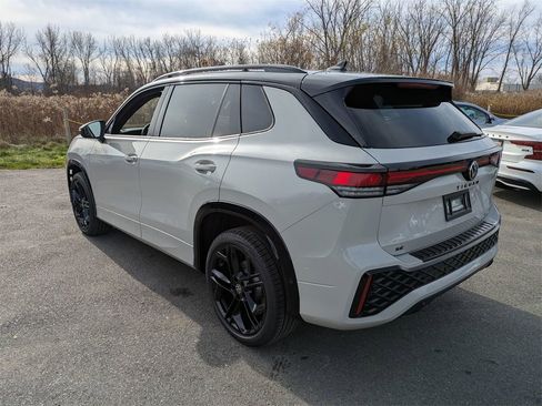 New 2026 Volkswagen Tiguan SE R-Line image 5