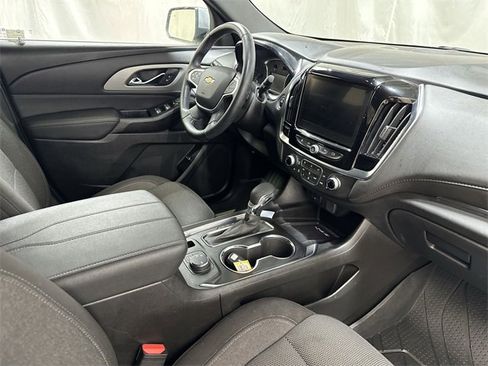 Used 2023 Chevrolet Traverse LT image 29