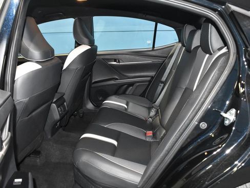 Used 2025 Toyota Camry SE image 20