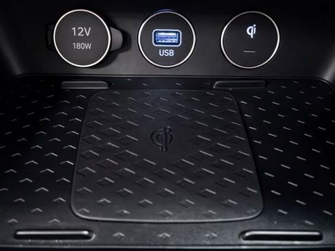 Used 2025 Genesis G70 2.5T w/ Sport Prestige Package image 25