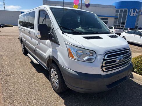 Used 2016 Ford Transit 350 XLT image 3