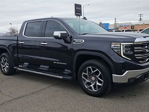 Used 2023 GMC Sierra 1500 SLT w/ SLT Premium Package image 2
