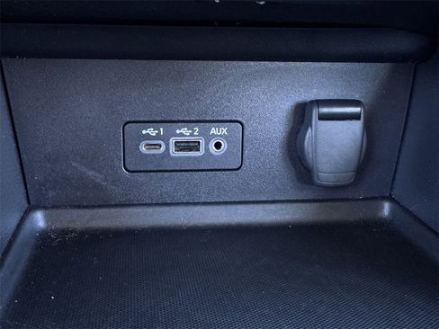 Used 2023 Nissan Sentra SR w/ SR Premium Package image 19