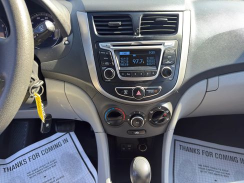 Used 2017 Hyundai Accent SE FWD image 27