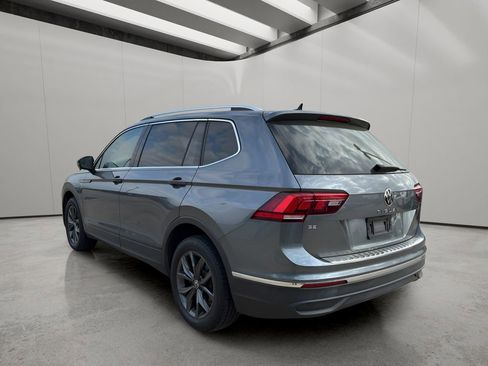 Used 2022 Volkswagen Tiguan SE image 3