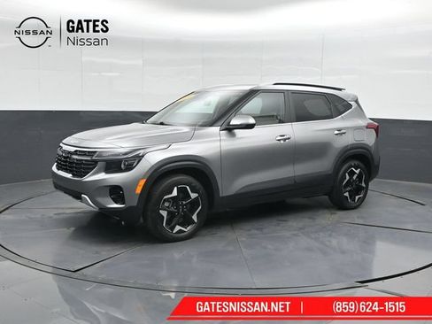 Used 2024 Kia Seltos EX AWD/4WD image 6