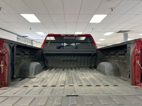 Used 2022 GMC Sierra 1500 AT4 w/ AT4 Premium Package AWD/4WD image 11