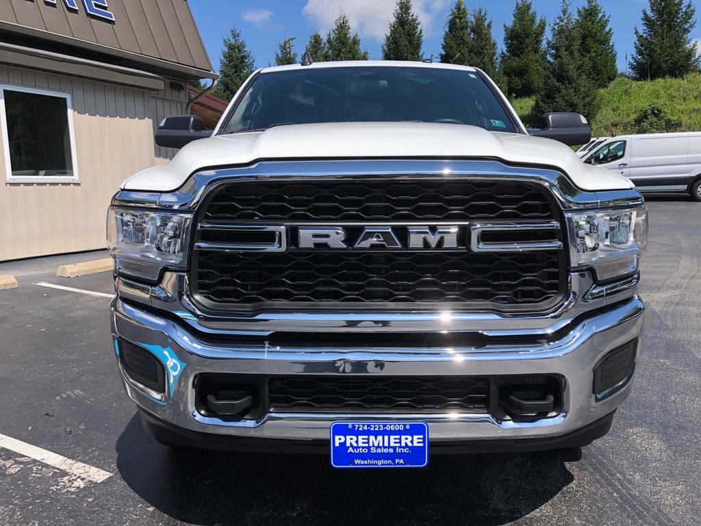 Used 2022 RAM 2500 Tradesman w/ Chrome Appearance Group AWD/4WD image 9