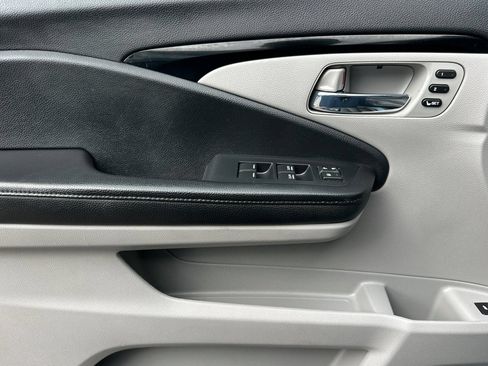 Used 2021 Honda Pilot Elite image 11