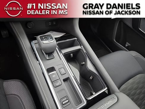 New 2026 Nissan Pathfinder SV image 8