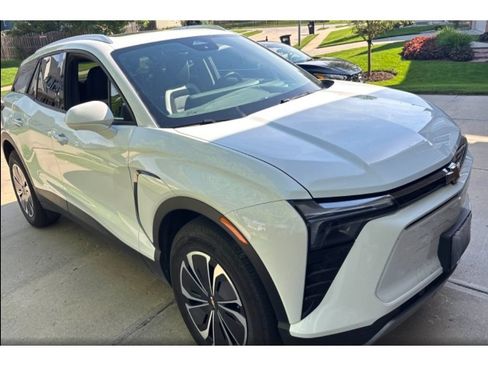 Used 2024 Chevrolet Blazer EV LT AWD/4WD image 2
