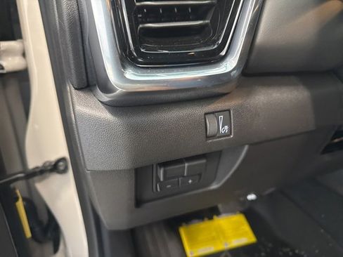 New 2026 GMC Canyon Elevation w/ Convenience Package image 17