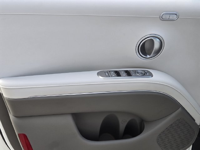 Certified 2026 Hyundai Palisade SEL Premium FWD image 17