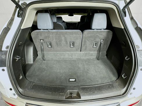 Used 2020 Buick Enclave Essence image 29