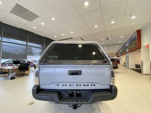 Used 2020 Toyota Tacoma TRD Off-Road image 24