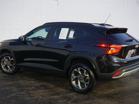 Certified 2025 Chevrolet Trax LT image 8