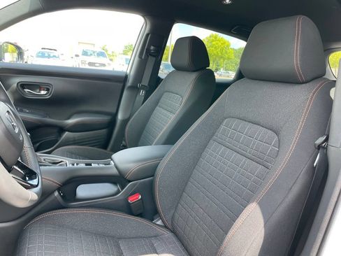 Used 2025 Honda HR-V Sport image 25