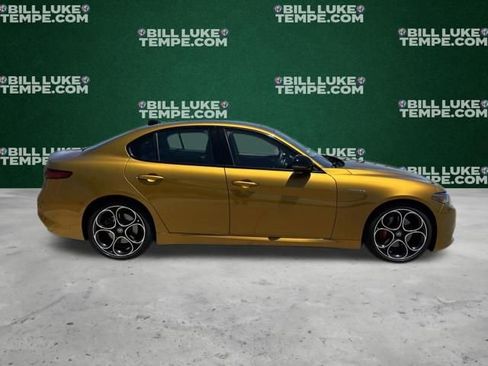 Used 2023 Alfa Romeo Giulia Veloce RWD image 3