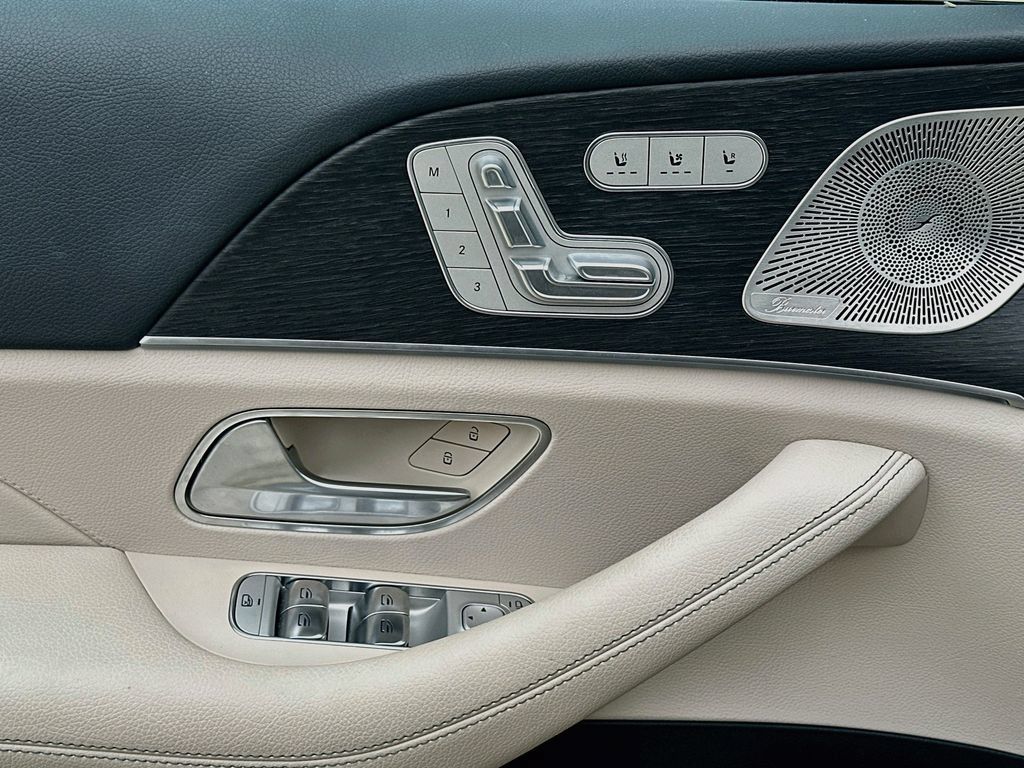 Used 2026 Mercedes-Benz GLS 580 4MATIC image 18