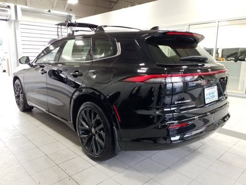 Used 2025 Toyota Crown Signia w/ Advanced Technology Package image 20