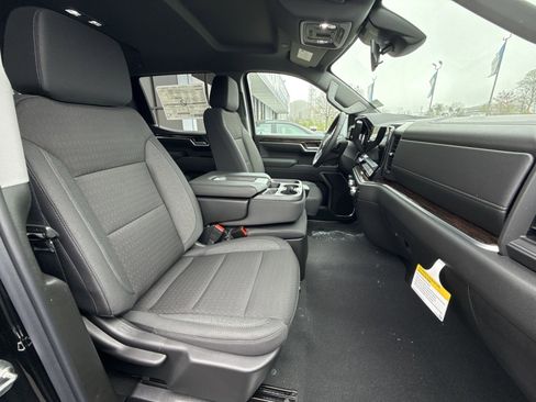 New 2026 GMC Sierra 1500 SLE w/ Preferred Package AWD/4WD image 27